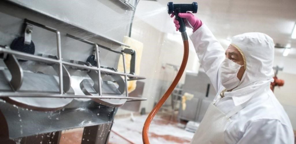 Virol Oxy sebagai inovasi dalam sanitasi ruang produksi