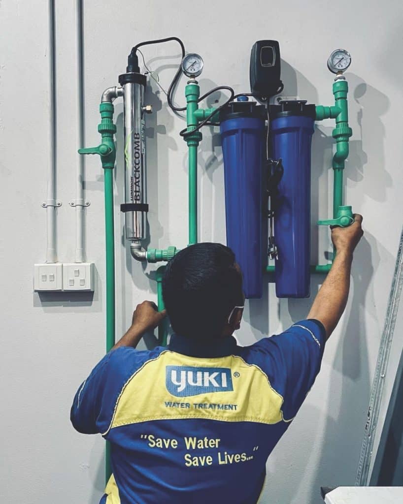 Perawatan berkala filter air di musim hujan